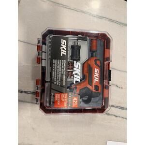 SKIL 4V Rechargeable Screwdriver & 42-Pc Bit Kit SD5618-01 Case
